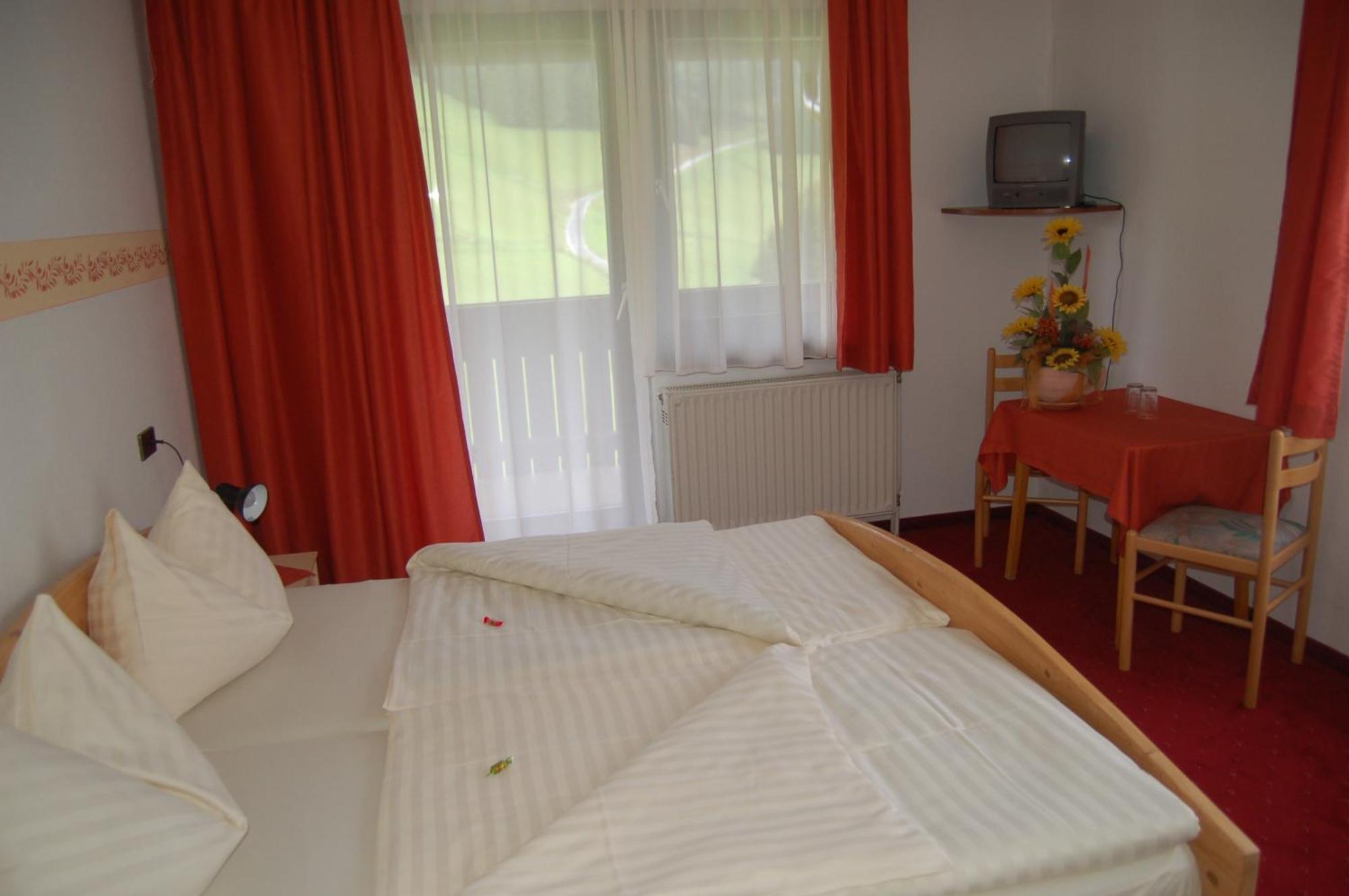 Alpenhotel & Aparthotel Lanz Hohentauern Oda fotoğraf